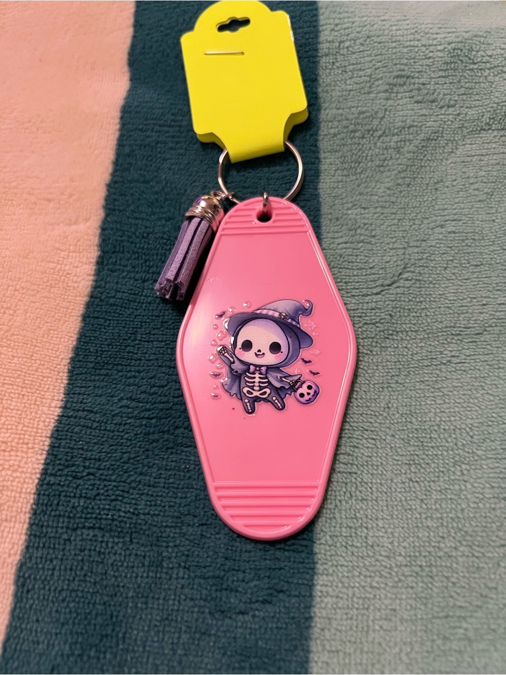 Cute Skeleton Keychain 💀 - Picture 3 of 3